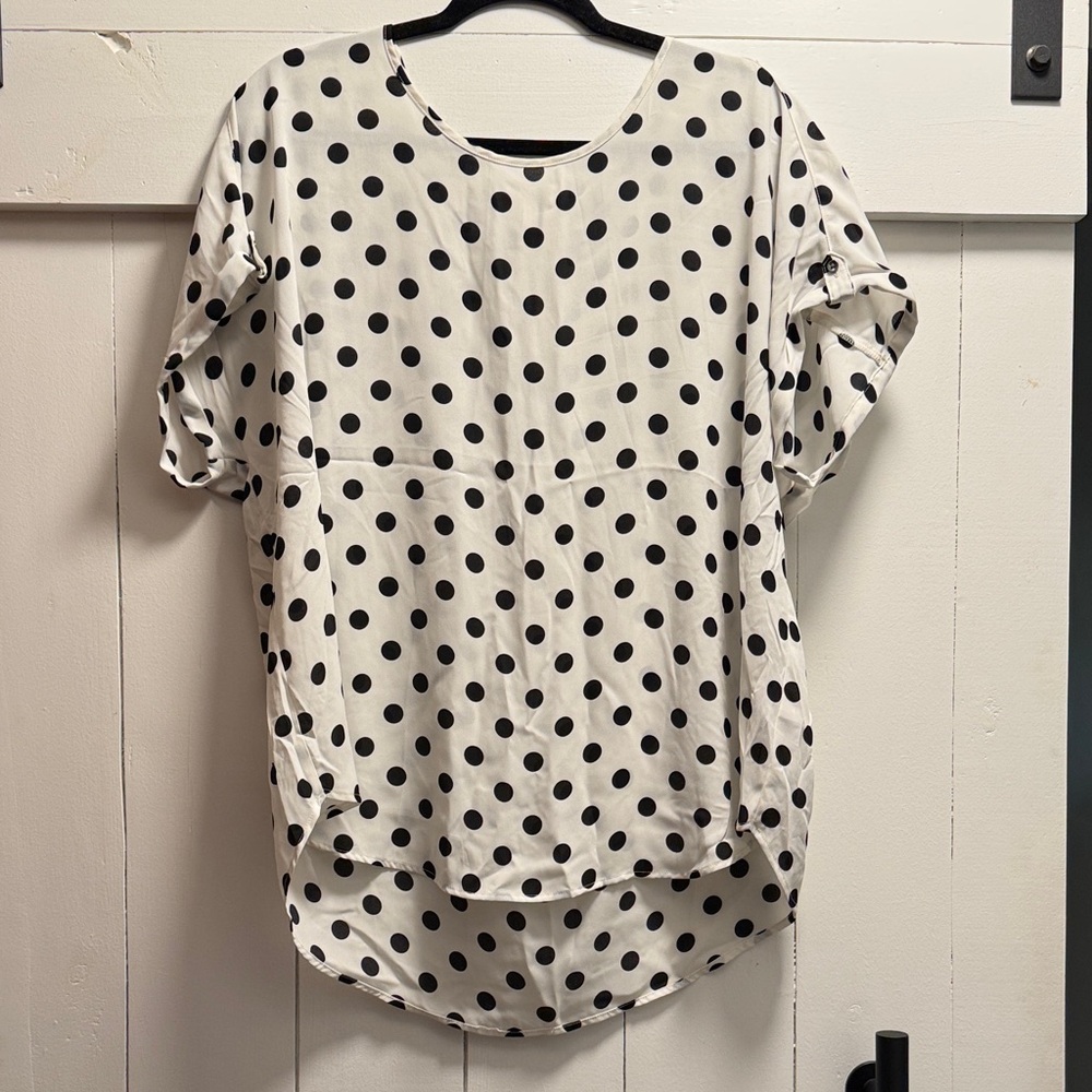 Maurices Black and White Polka Dot Blouse XL Back Zipper Accent Short Sleeve